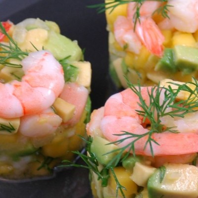 Tartare de crevettes, mangue et avocat