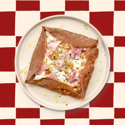 Galette bretonne au jambon, chèvre et noix
