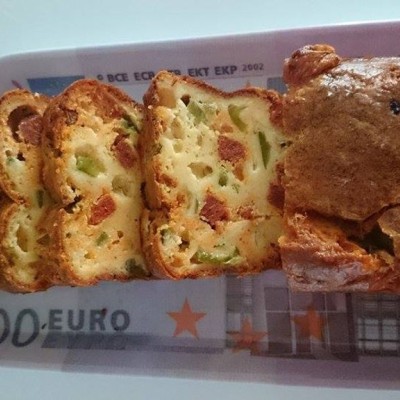 Cake au chorizo et mozzarella