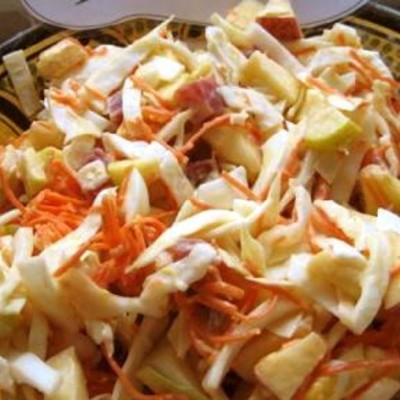 Salade croquante au chou et pommes