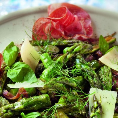 Poêlée d'asperges et coppa