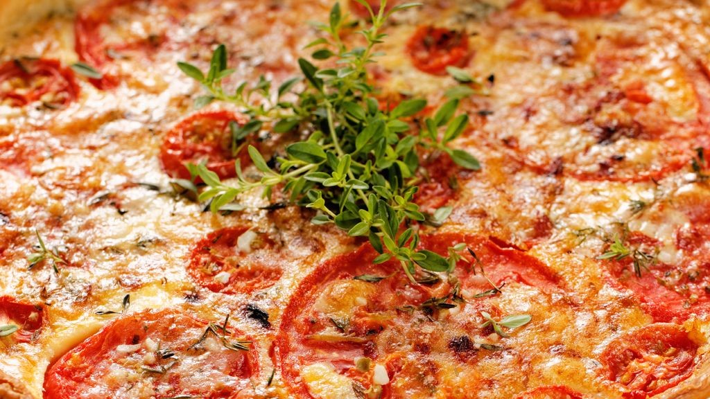 Tarte au thon, tomate et moutarde