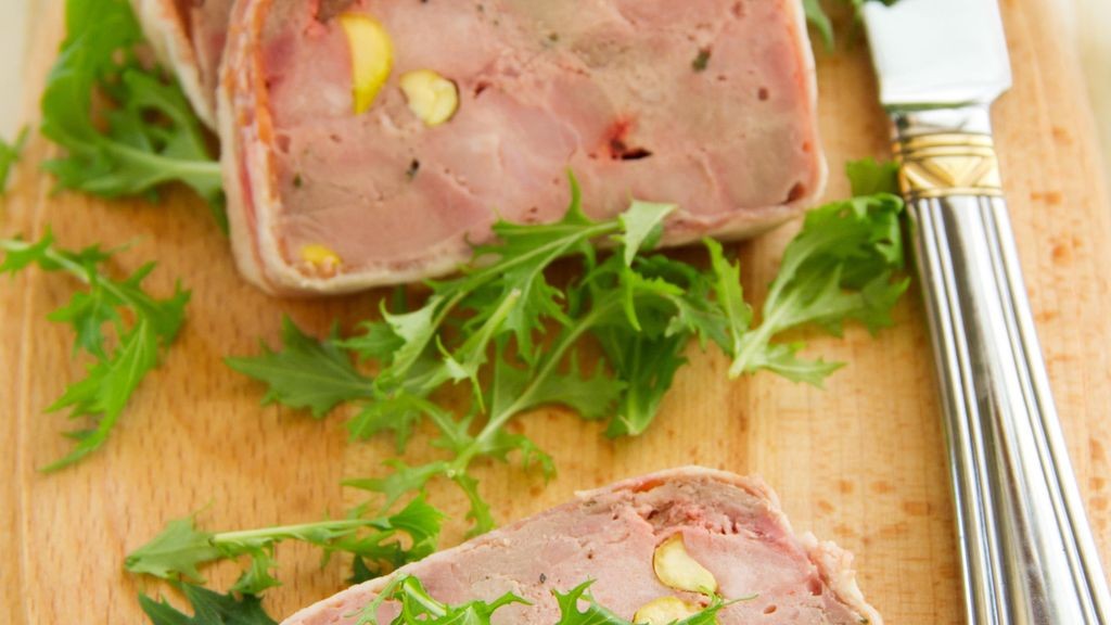 Terrine de canard aux noisettes et pistaches