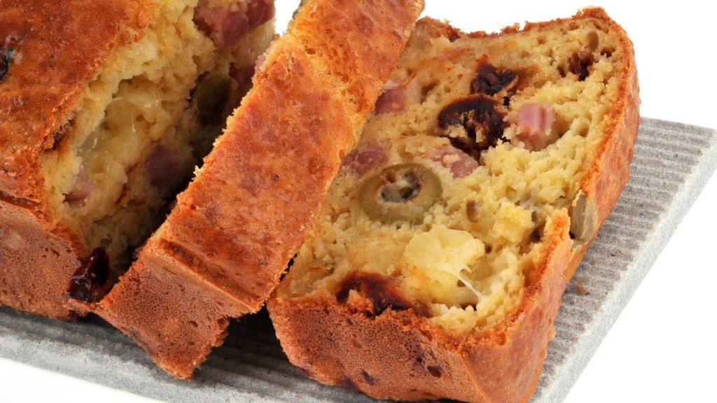 Cake salé gourmand aux multiples garnitures