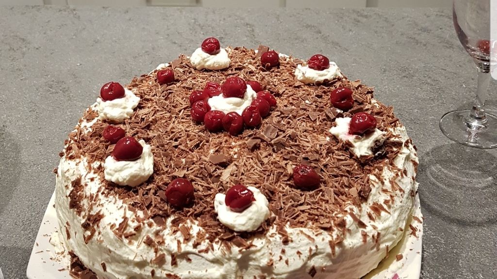 Gâteau moelleux au chocolat et framboises