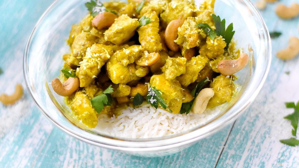 Poulet crémeux au curry et noix de cajou