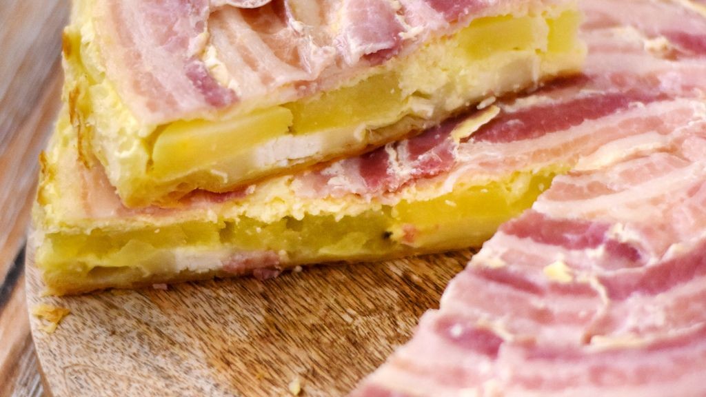 Tarte aux pommes de terre, lardons et fromage